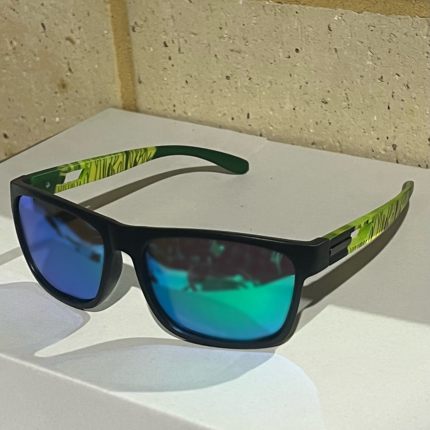 KINGSEVEN Adventure Sunglasses | Green Reflective | Polarized UV400